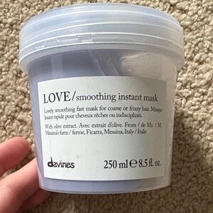 Davines LOVE Smoothing Instant Mask - White and Gray